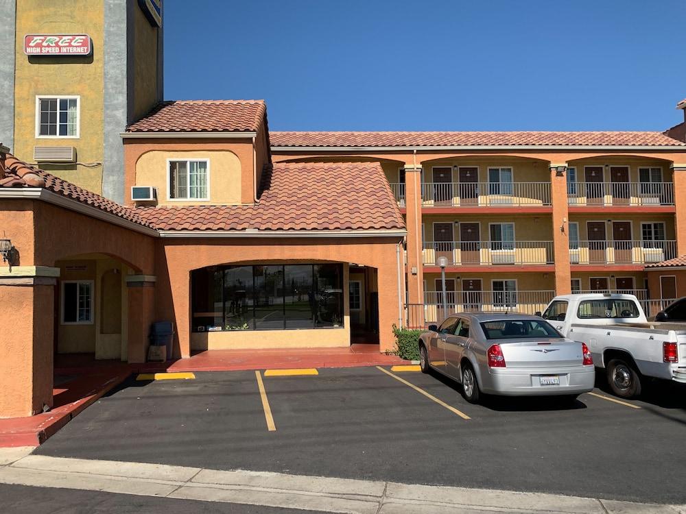 Passport Inn & Suites