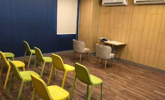 Holiday Inn Express Ahmedabad Prahlad Nagar