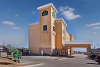 La Quinta Inn & Suites by Wyndham Tulsa - Catoosa Route 66 Hotel a Verdigris