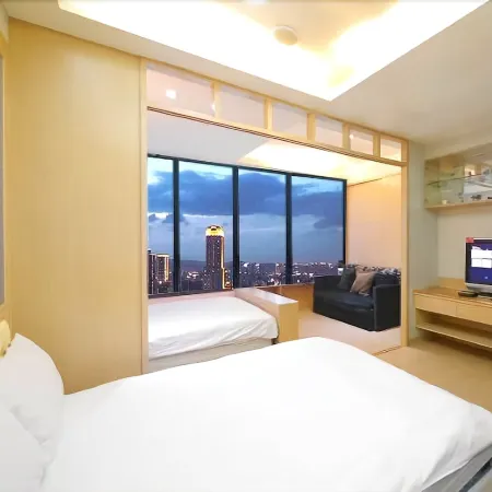 85 Vacation Apartment Отели рядом с достопримечательностью «Дрим Молл»