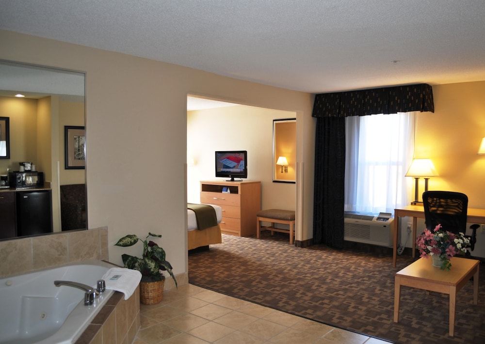 SureStay Plus Hotel by Best Western Roanoke Rapids I-95