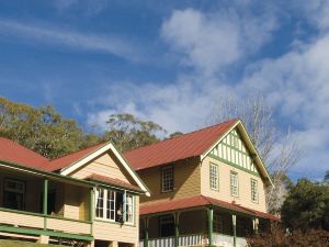 Yarrangobilly Caves House