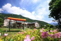 Shantyi B&B Hôtels à : Ji‘an Railway Station/Container House Starbucks