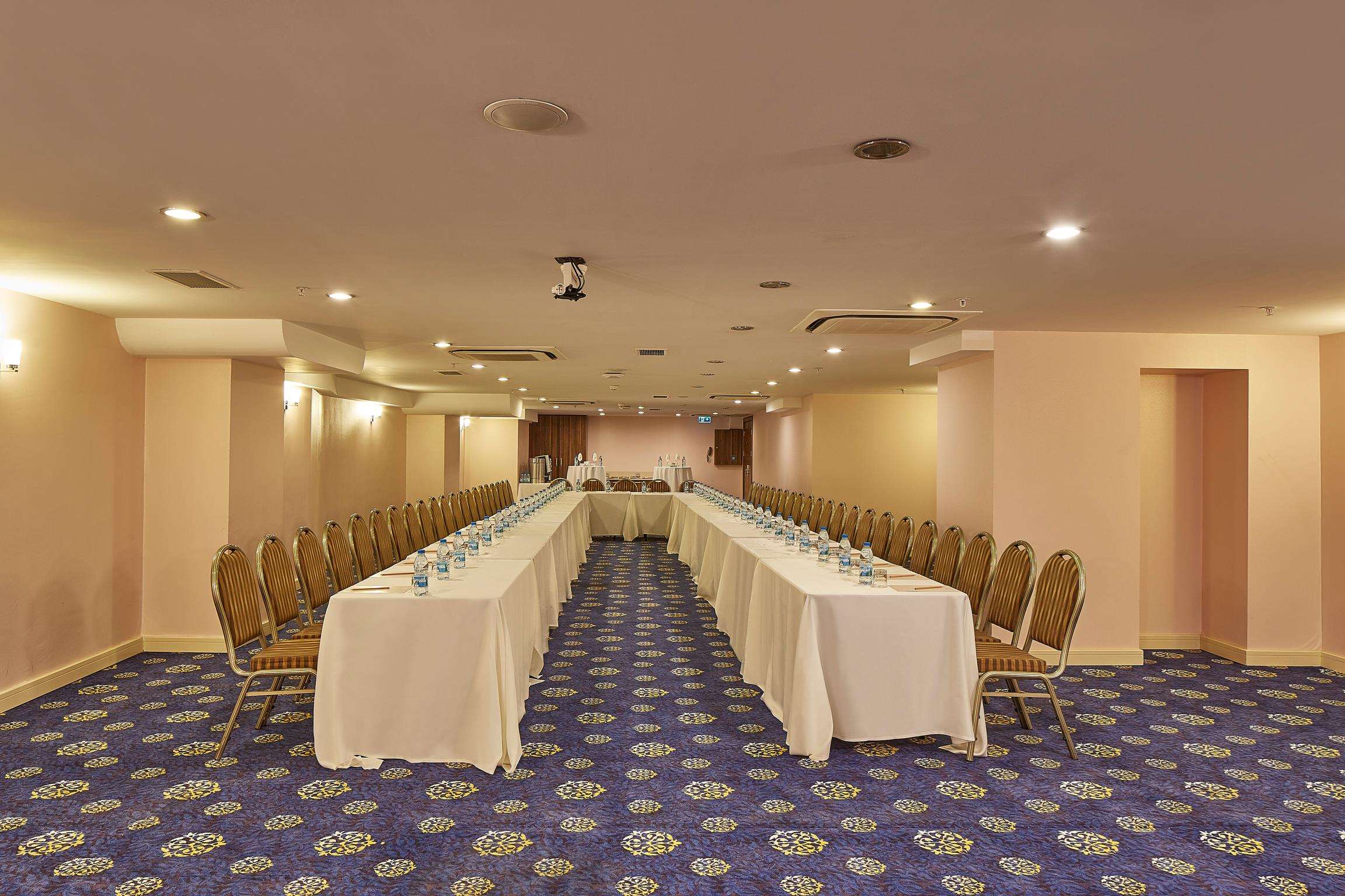 DoubleTree by Hilton Izmir - Alsancak