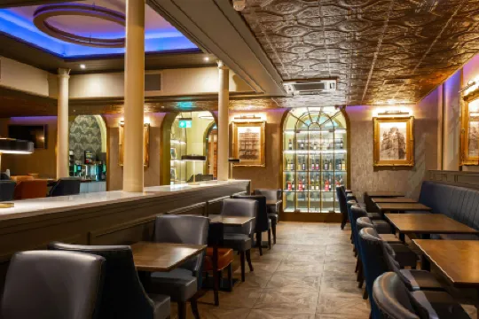 DoubleTree by Hilton Belfast City Ten Square