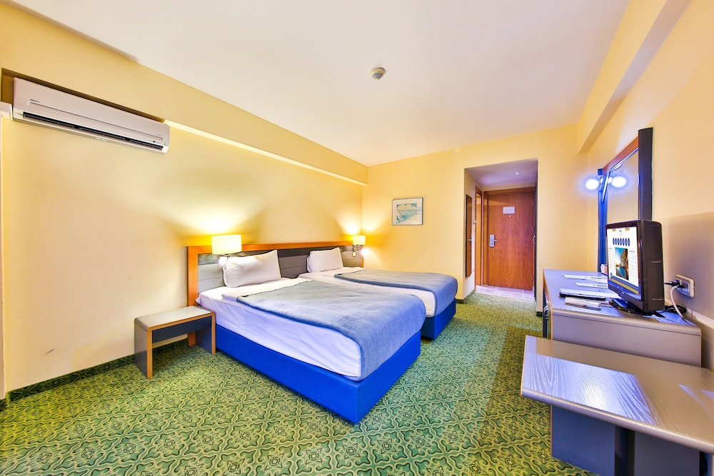 Marina Hotel & Suites Kusadasi