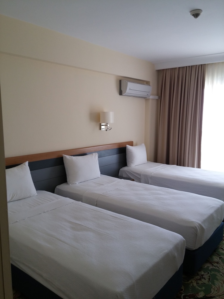 Marina Hotel & Suites Kusadasi