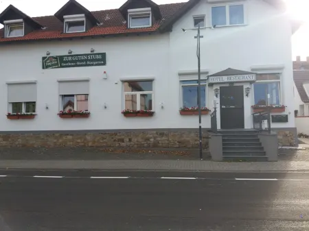 ZUR GUTEN STUBE Отели в г. Бишофсхайм