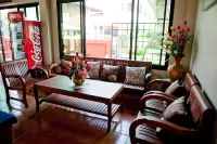 Kwan Phayao Villa Hotels in Phayao
