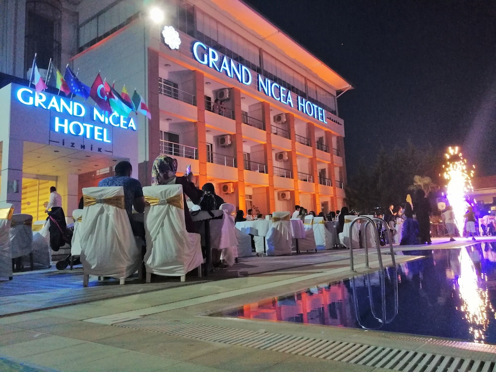 Grand Nicea Hotel