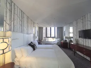 Davinci Hotel on Nelson Mandela Square