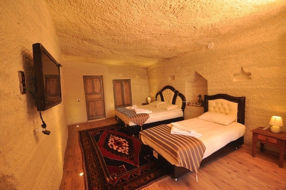 Kayatas Cave Suites