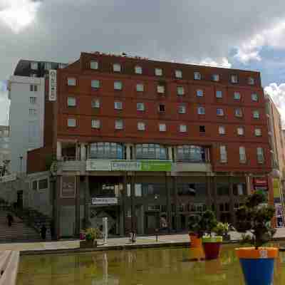 Campanile Saint Quentin en Yvelines Hotel Exterior