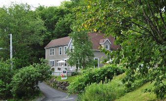 Ascendence Halifax Bed & Breakfast