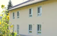 Pension Alram-Hof Hotels in der Nähe von Gutshof Polting, Neuhofen