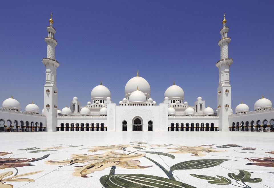 마즐리스 그랜드 머큐어 레지던스 아부다비 수영장 이미지