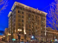 Hotel DeLuxe Hotels near Washington Park