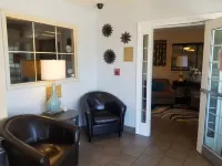 達拉斯加勒瑞索尼斯塔簡單套房飯店 Valley House Gallery附近的飯店