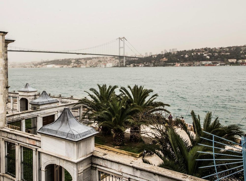 Bosphorus Palace Hotel