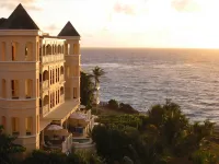 The Crane Resort Hotels near Best Christmas Front Garden