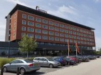 Van der Valk Hotel Den Haag Hotels near Laak