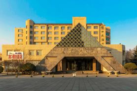 Longkou Grand Hotel (Tonghailu)