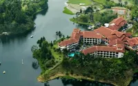 Lido Lake Resort by Mnc Hotel Các khách sạn ở Cigombong