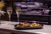 Hilton Garden Inn Paris Orly Airport - bar