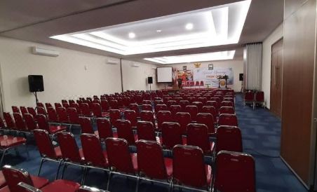 Front One Hotel Tulungagung - Housity
