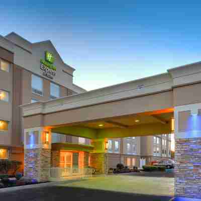 Holiday Inn Express & Suites West Long Branch - Eatontown Hotel Exterior