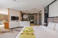 Weishang Hotel (Xichang Moon Lake Park)