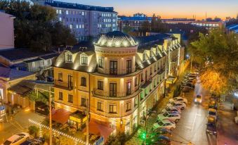Attache Hotel