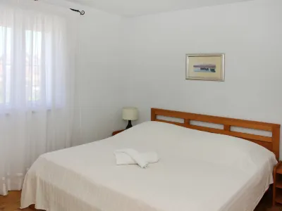 Edo Hotels near Wine Tasting Brac