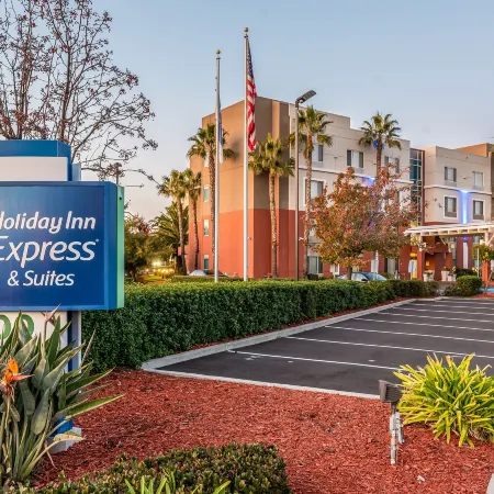 Holiday Inn Express & Suites FREMONT - MILPITAS CENTRAL by IHG