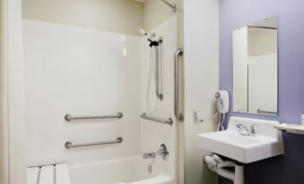 Microtel Inn & Suites by Wyndham Middletown