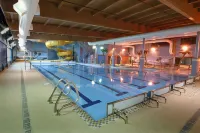 Best Western Swan Castle Inn Hotels in Cochrane