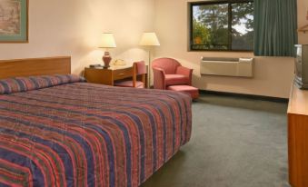 Super 8 by Wyndham Queensbury Glens Falls/Lake George Area