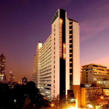 Furama Silom Hotel Отели рядом с достопримечательностью «Саторн»