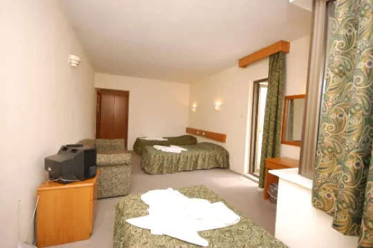 Dias Hotel
