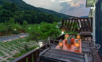 Gyeongju Alps Pool Villa