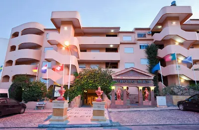 Choromar Apartments Hotel dekat Albufeira - Ferreiras Railway Station