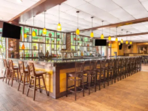 รามาดา บายวินด์แฮม สนามบินแทมปา เวสต์ชอร์ เซาาท์ โรงแรมในแทมปา