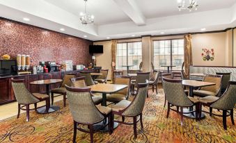 La Quinta Inn and Suites by Wyndham Ft. Worth - Burleson - Housity