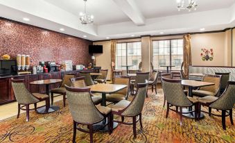 La Quinta Inn and Suites by Wyndham Ft. Worth - Burleson