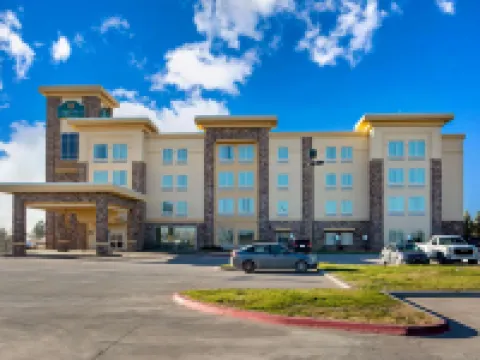 La Quinta Inn & Suites by Wyndham Pecos Hotels in Pecos