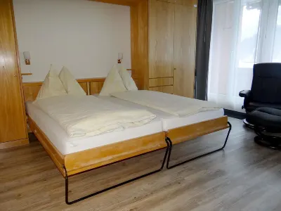 Parkweg 9/402  호텔