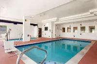 Hampton Inn & Suites Denver-Cherry Creek فنادق في غليندال