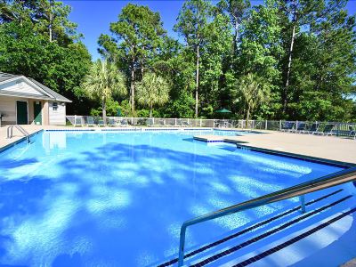 Outdoor Swimming Pool #64C True Blue - 3 Br Home by RedAwning Photo