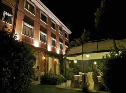 Hotels Near Fortis Srl In Forte Dei Marmi - 2022 Hotels | Trip.com