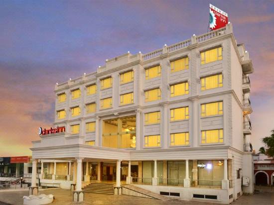 clarks inn nehru place